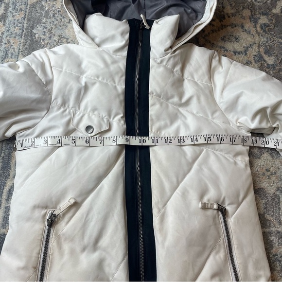 Obermeyer M White Puffer Jacket - Picture 3 of 5